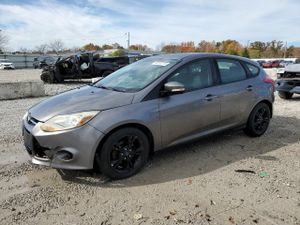 Ford Focus SE 2.0L 4 2014