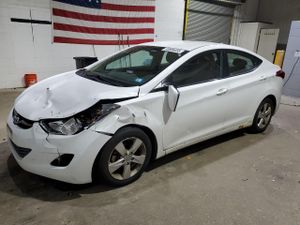 Hyundai Elantra GLS 1.8L 4 2013
