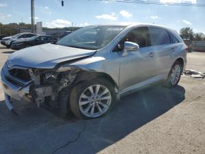 Toyota Venza LE 2.7L 4 2013
