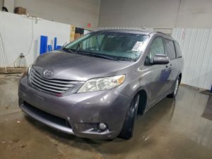 Toyota Sienna XLE 3.5L 6 2011