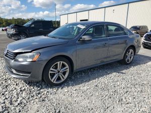 Volkswagen Passat SE 2.0L 4 2014