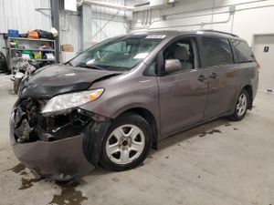 Toyota Sienna 3.5L 6 2014