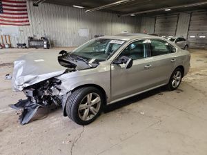 Volkswagen Passat SE 2.5L 5 2012
