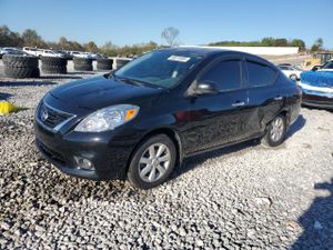 Nissan Versa S 1.6L 4 2013