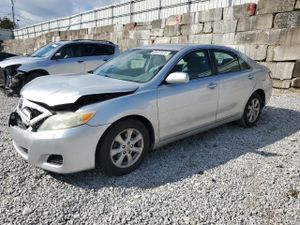 Toyota Camry BASE 2.5L 4 2011
