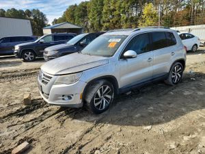 Volkswagen Tiguan SE 2.0L 4 2010