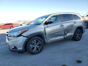 Toyota Highlander XLE 3.5L 6 2015
