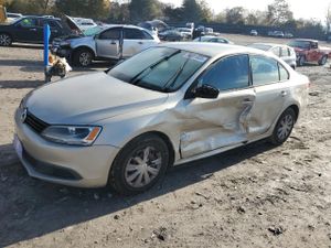 Volkswagen Jetta BASE 2.0L 4 2013