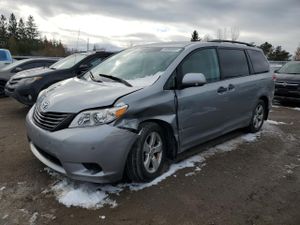 Toyota Sienna 3.5L 6 2013