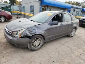 Ford Focus SE 2.0L 4 2010