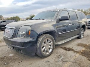 GMC Yukon DENALI 6.2L 8 2010