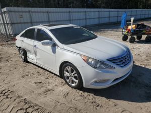 Hyundai Sonata SE 2.4L 4 2011