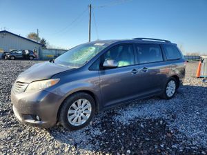 Toyota Sienna XLE 3.5L 6 2011