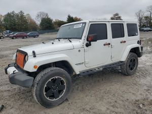 Jeep Wrangler SAHARA 3.6L 6 2012