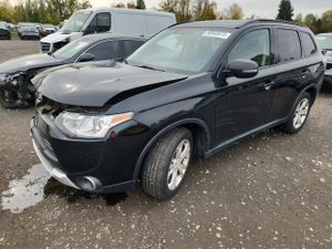 Mitsubishi Outlander SE 2.4L 4 2015