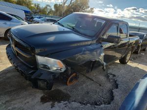 RAM 1500 ST 5.7L 8 2013