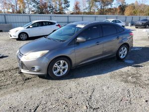 Ford Focus SE 2.0L 4 2012
