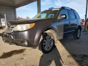 Subaru Forester LIMITED 2.5L 4 2013