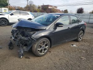 Ford Focus SE 2.0L 4 2013