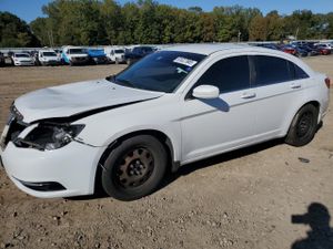 Chrysler 200 LX 2.4L 4 2014