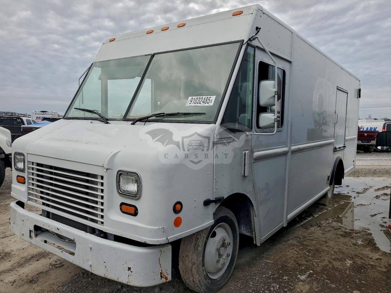 Freightliner Business Class M2 M LINE WALK-IN VAN 6.7L 6 2008