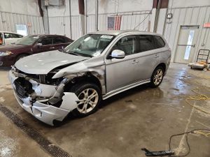Mitsubishi Outlander SE 2.4L 4 2014