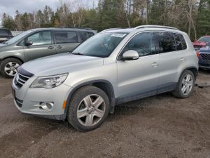 Volkswagen Tiguan S 2.0L 4 2011
