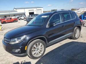 Volkswagen Tiguan S 2.0L 4 2012