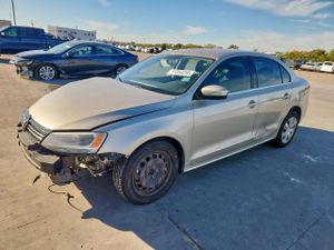 Volkswagen Jetta SE 2.5L 5 2013