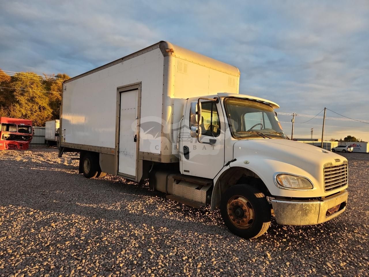 Freightliner Business Class M2 106 MEDIUM DUTY 6.7L 6 2011