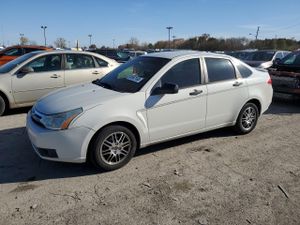 Ford Focus SE 2.0L 4 2011