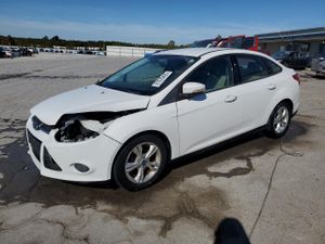 Ford Focus SE 2.0L 4 2014