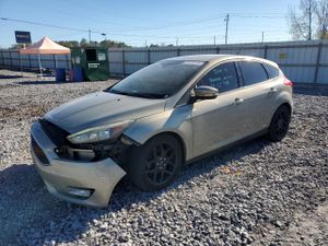 Ford Focus SE 2.0L 4 2015
