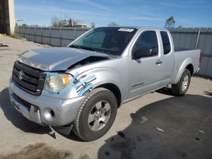 Suzuki Equator BASE 2.5L 4 2011