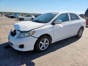 Toyota Corolla BASE 1.8L 4 2010