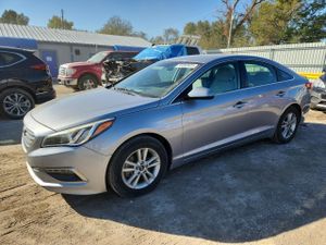 Hyundai Sonata SE 2.4L 4 2015