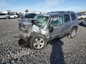 Jeep Patriot LATITUDE 2.4L 4 2015