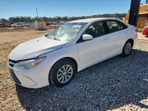 Toyota Camry LE 2.5L 4 2015