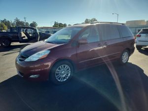 Toyota Sienna XLE 3.5L 6 2010