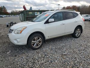 Nissan Rogue S 2.5L 4 2013
