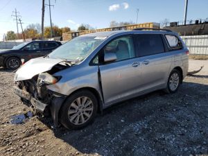 Toyota Sienna LE 3.5L 6 2011