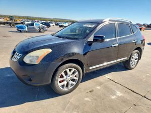 Nissan Rogue S 2.5L 4 2013
