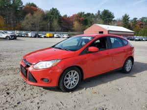Ford Focus SE 2.0L 4 2012