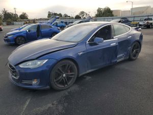 Tesla Model S 2015