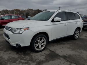 Mitsubishi Outlander SE 2.4L 4 2014
