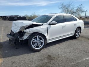 Volkswagen Passat SEL 2.0L 4 2013
