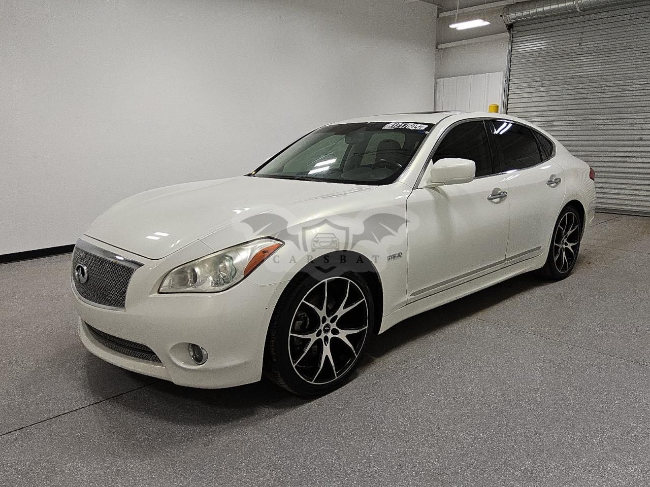 Infiniti M35 3.5L 6 2013