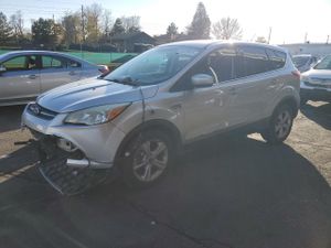 Ford Escape SE 2.5L 4 2015