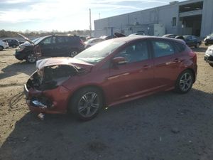 Ford Focus SE 2.0L 4 2014