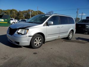 Chrysler Town & Country TOURING 3.8L 6 2010